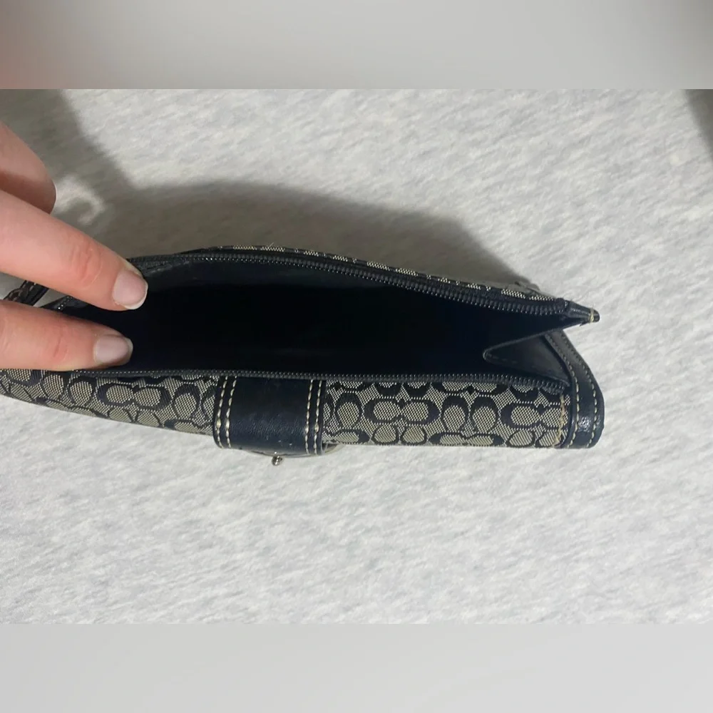 Coach Black & Gray Signature Trifold Wallet w/ Silver Tone Buckle Snap Closure